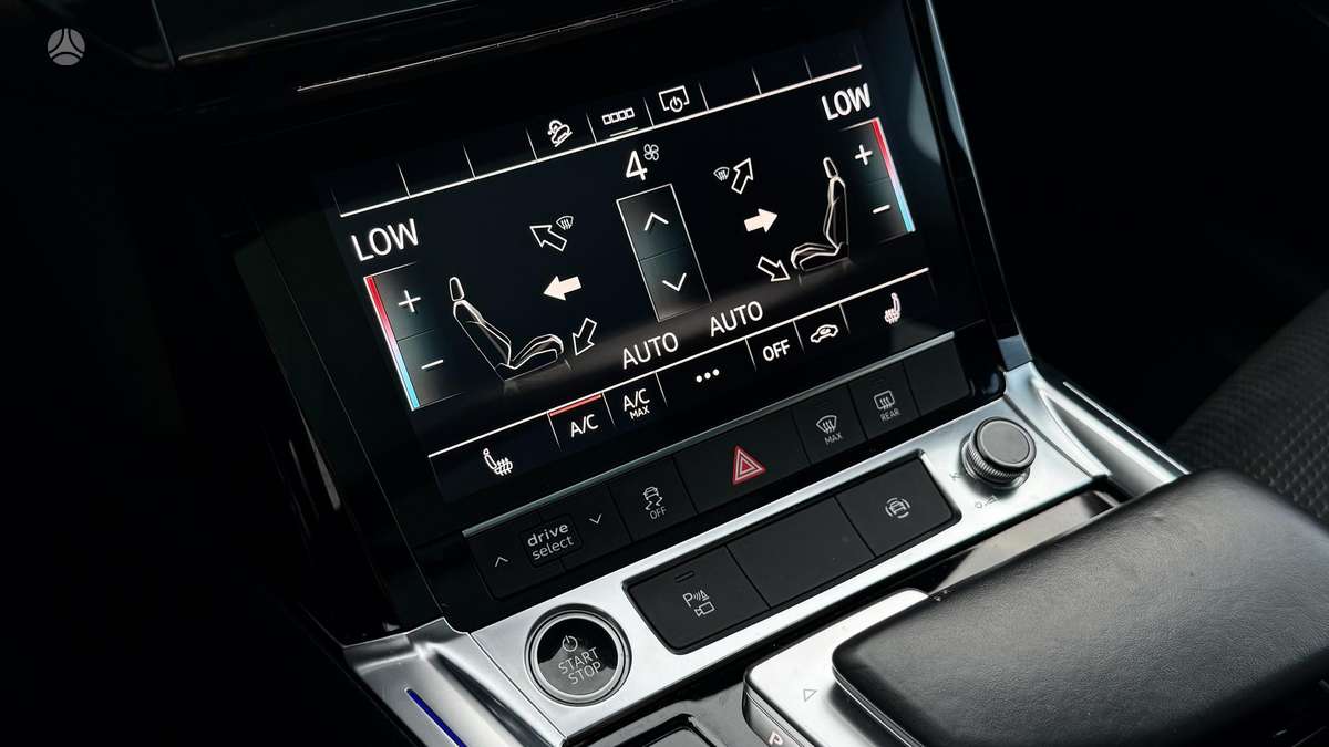 Audi e-tron, 71 kWh, off-road / crossover
