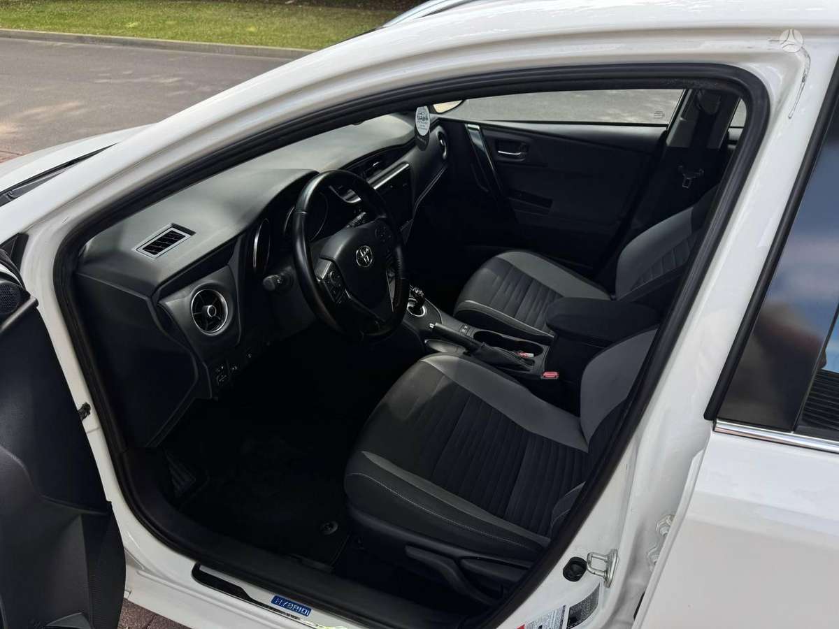 Toyota Auris - 11