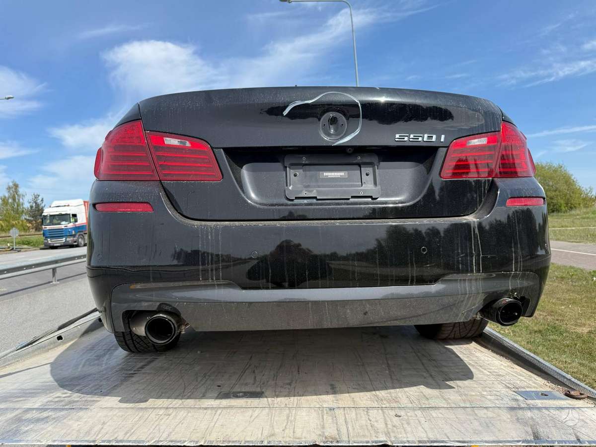 BMW 550 детали кузова