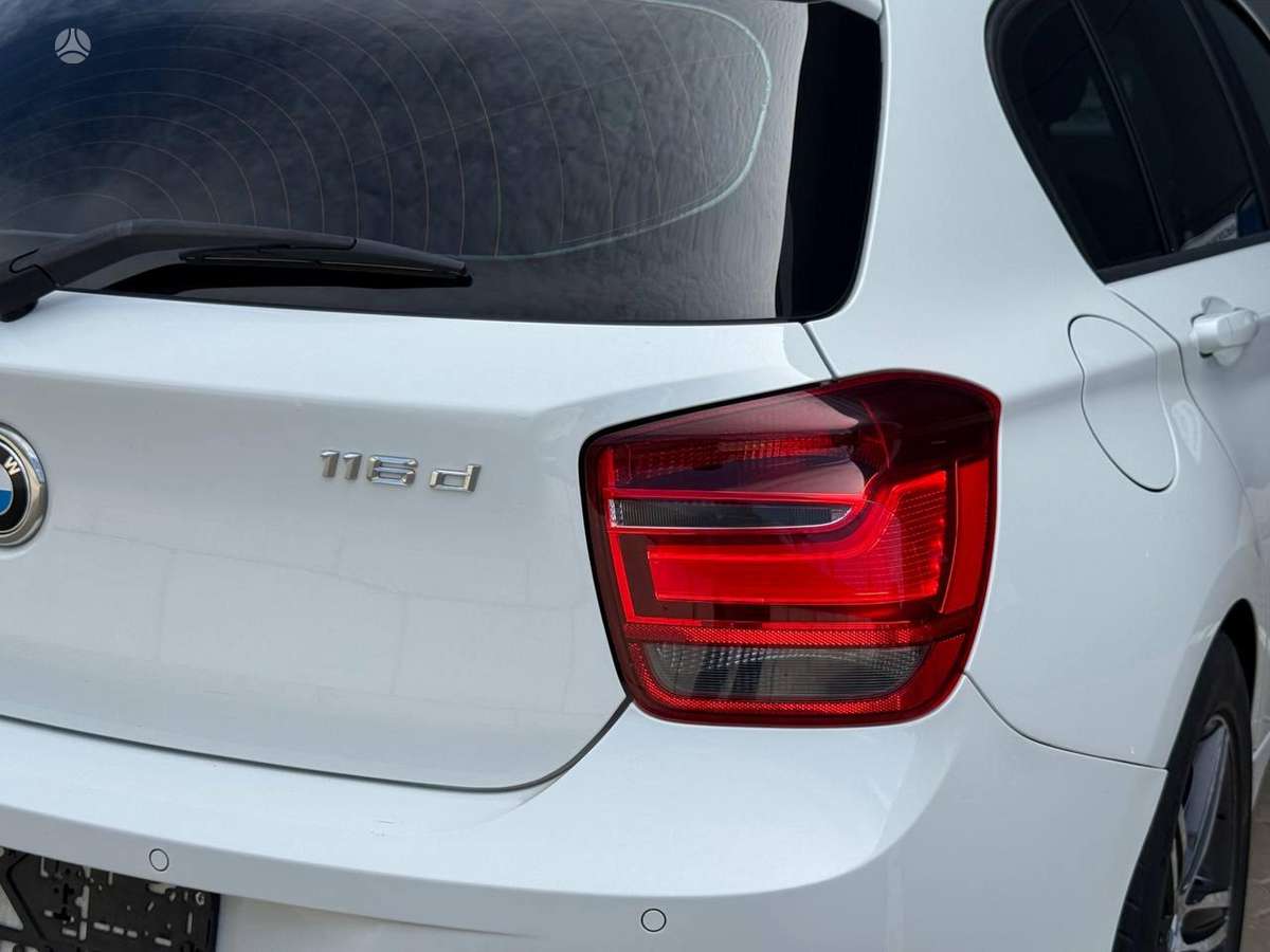 BMW 116, 2.0 l., hatchback