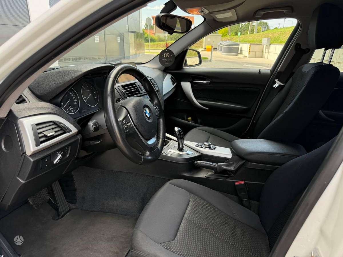 BMW 116, 2.0 l., hatchback