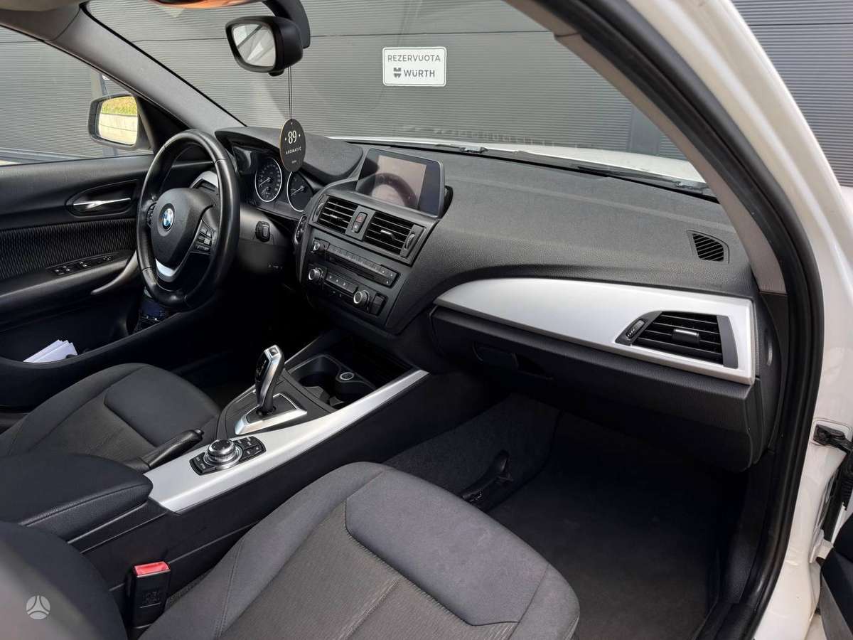 BMW 116, 2.0 l., hatchback