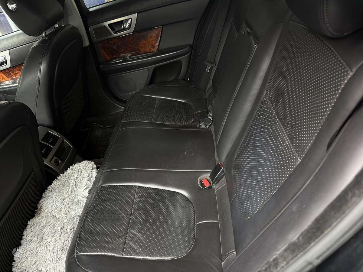 Jaguar XF, 3.0 l., Седан