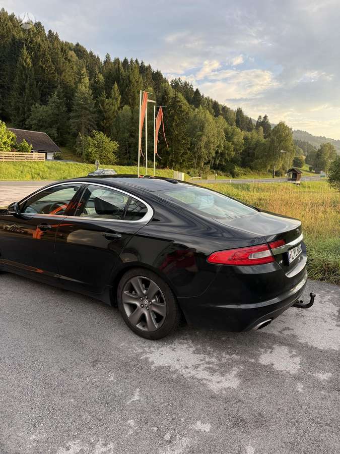 Jaguar XF, 3.0 l., Седан
