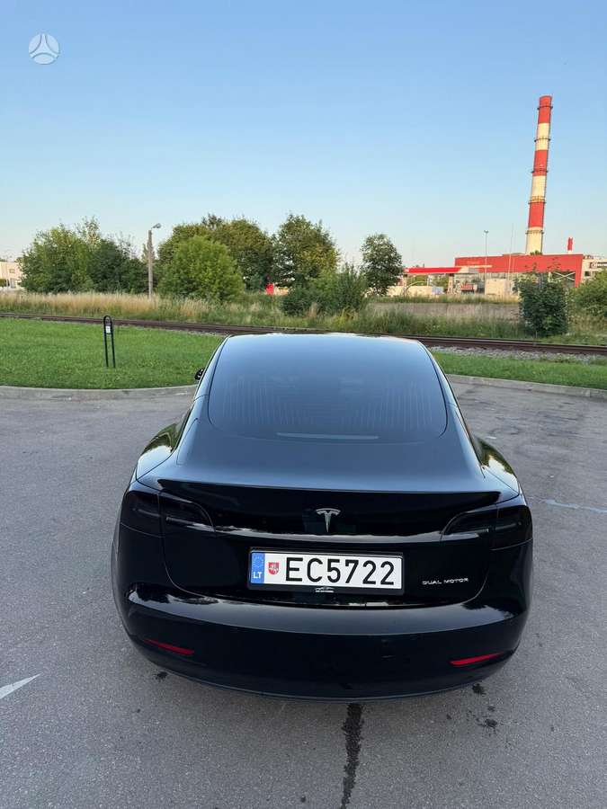 Tesla Model 3, 81 kWh, hatchback