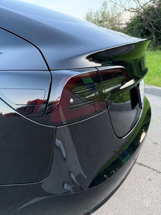 Tesla Model 3, 81 kWh, hatchback