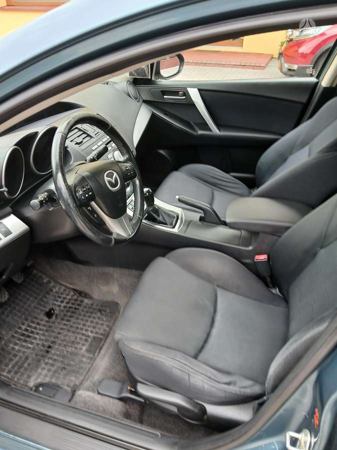 Mazda 3, 1.6 l., Седан