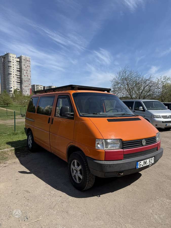 Volkswagen Transporter - 2