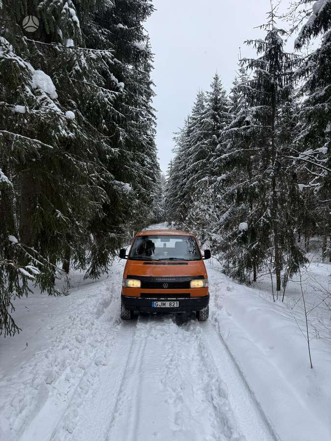 Volkswagen Transporter - 1