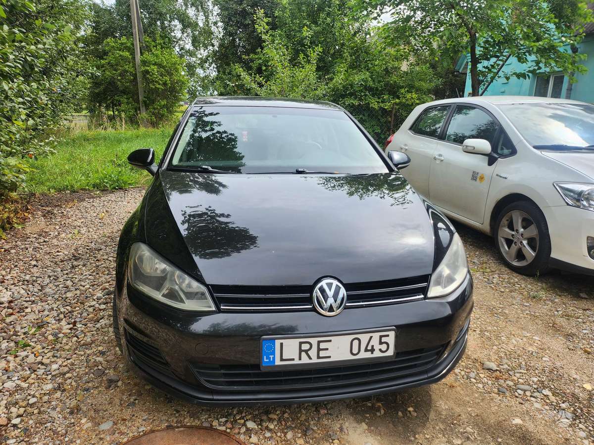 Volkswagen Golf - 2