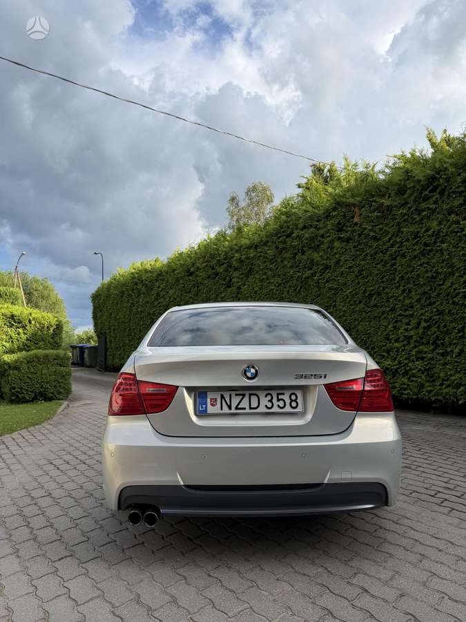 BMW 325, 3.0 l., Седан