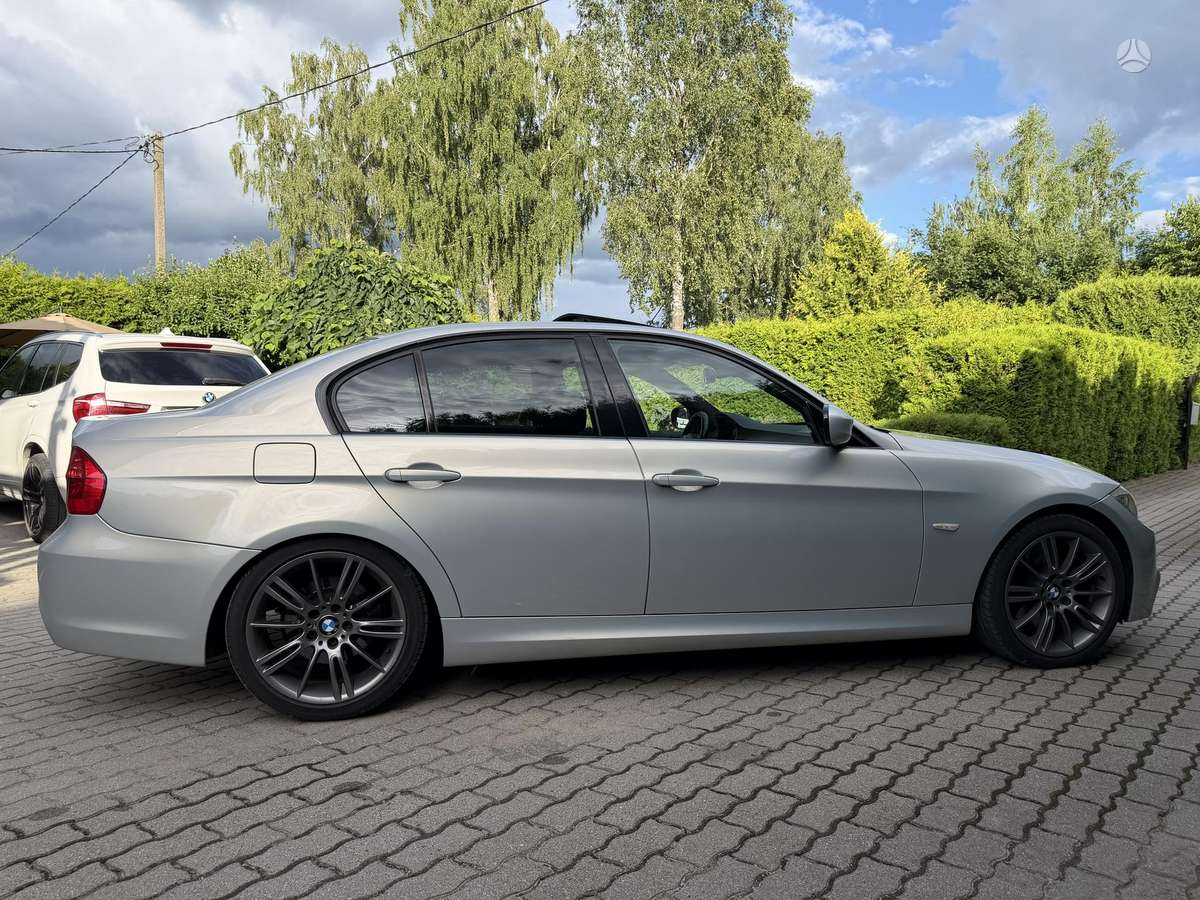 BMW 325, 3.0 l., Седан