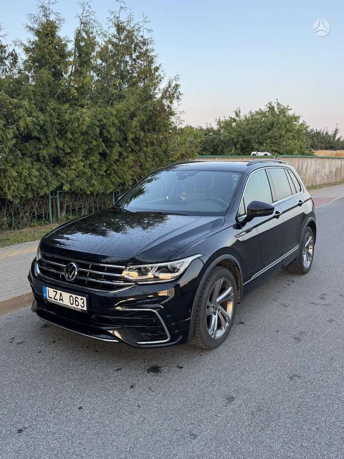 Volkswagen Tiguan - 1