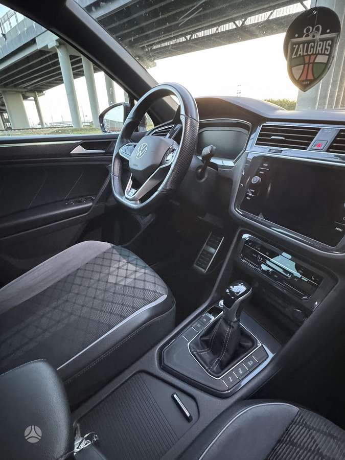 Volkswagen Tiguan - 9