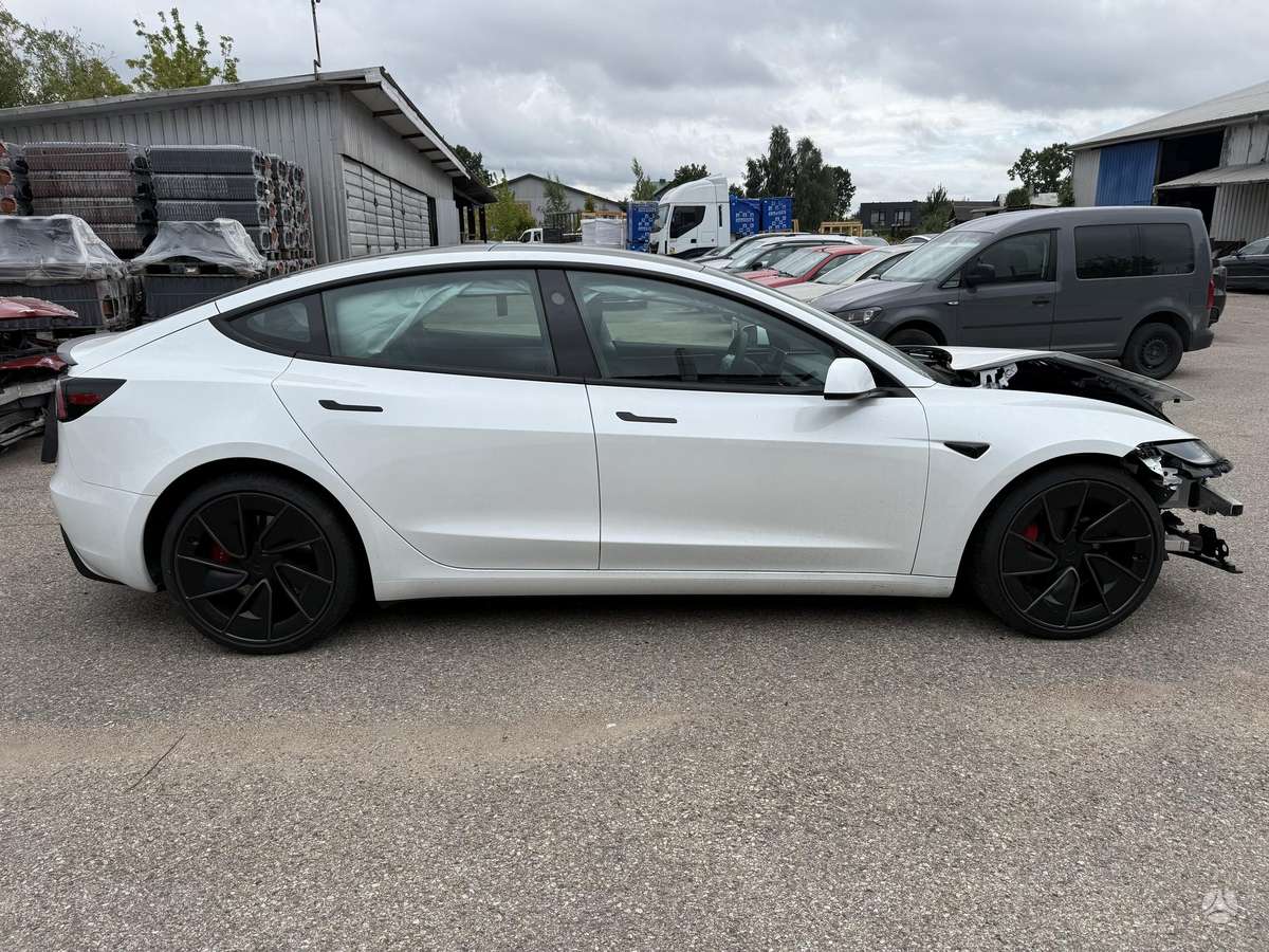 Tesla Model 3, 82 кВт·ч, Седан