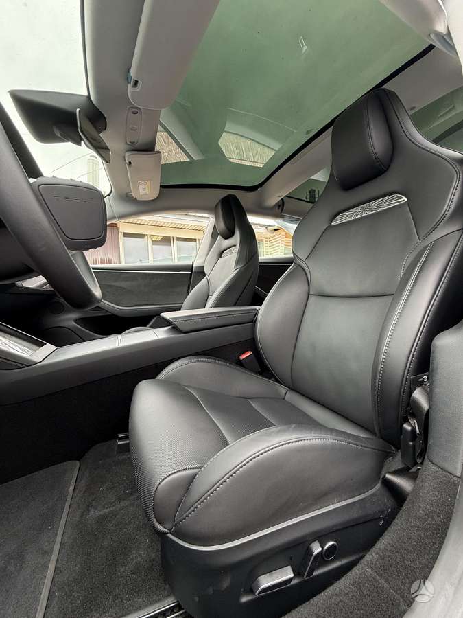 Tesla Model 3, 82 кВт·ч, Седан