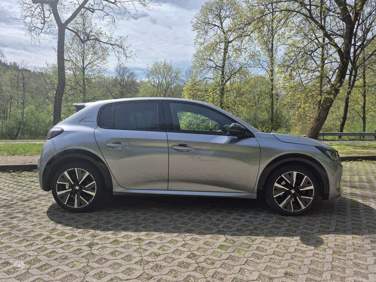 Peugeot 208 - 3