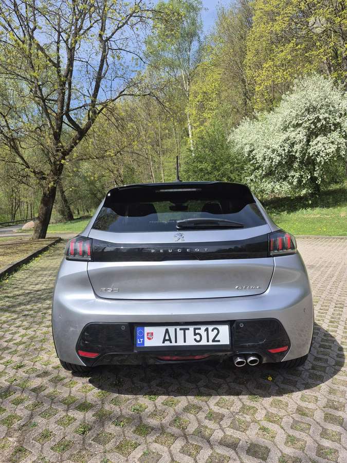 Peugeot 208 - 5
