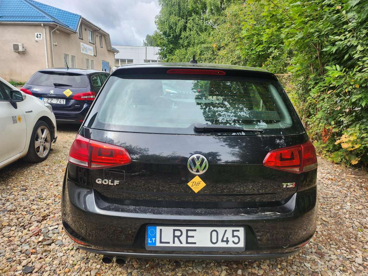 Volkswagen Golf - 5