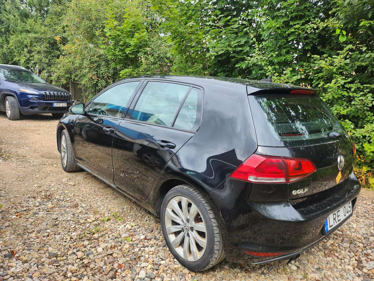 Volkswagen Golf - 6