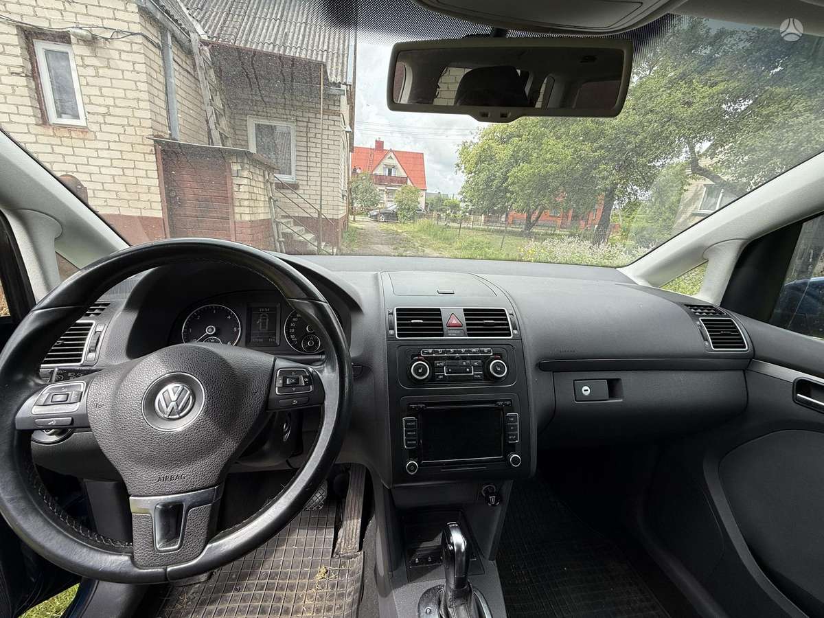 Volkswagen Touran - 5