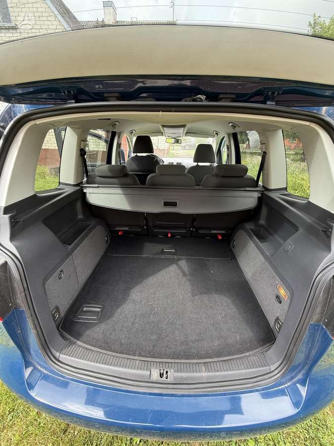 Volkswagen Touran - 7