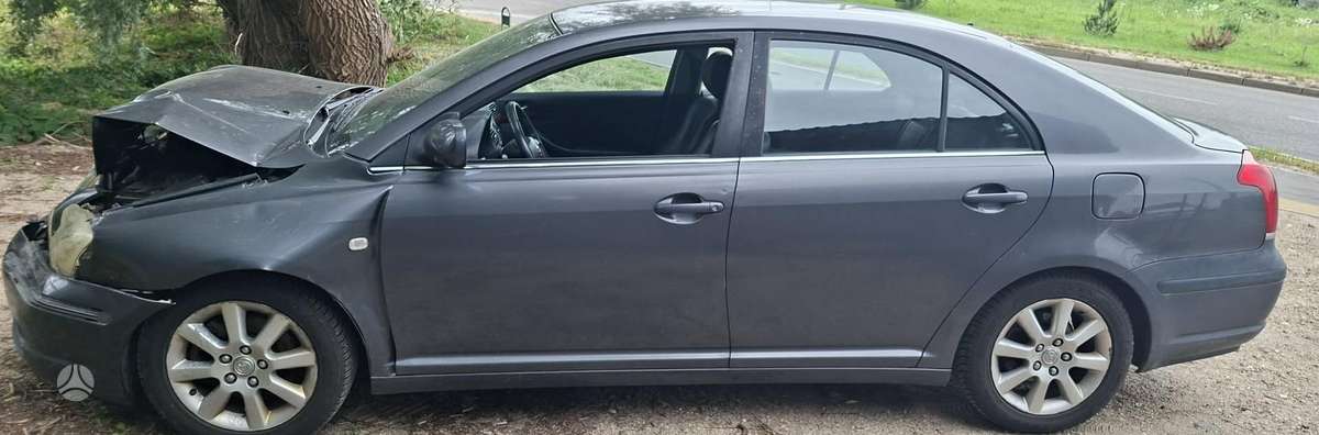 Toyota Avensis dalimis