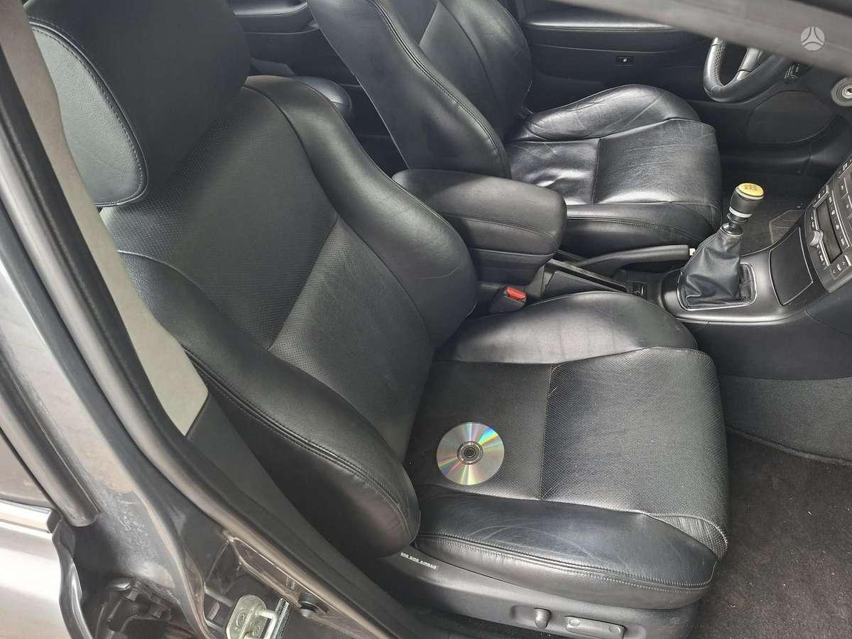Toyota Avensis dalimis