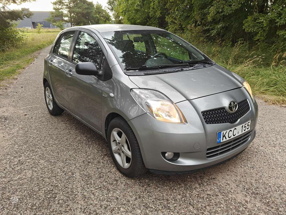 Toyota Yaris - 1