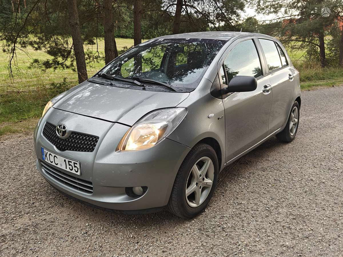 Toyota Yaris - 2