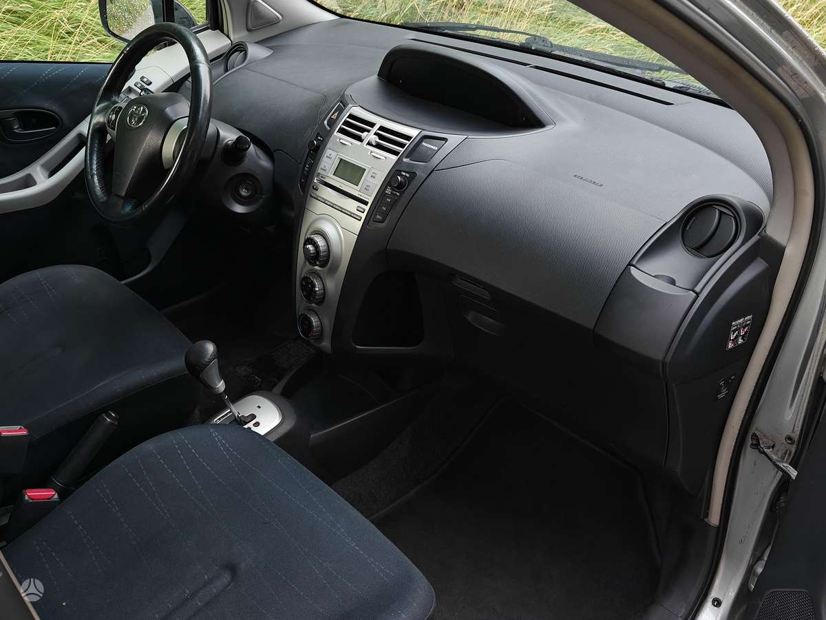 Toyota Yaris - 5