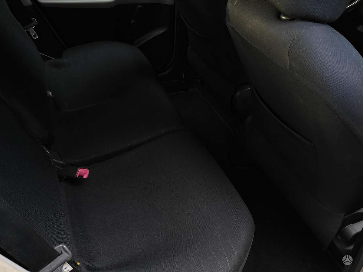 Toyota Yaris - 7