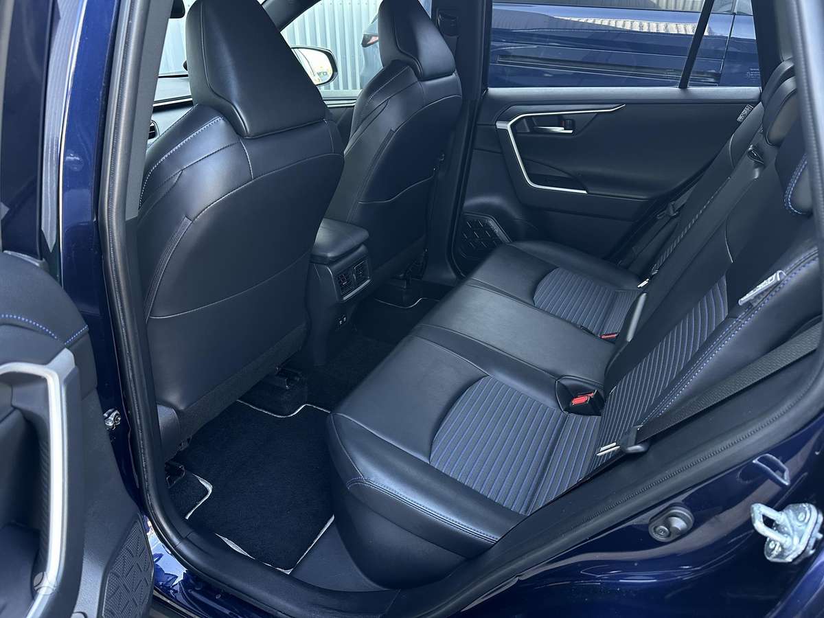 Toyota RAV4 - 11