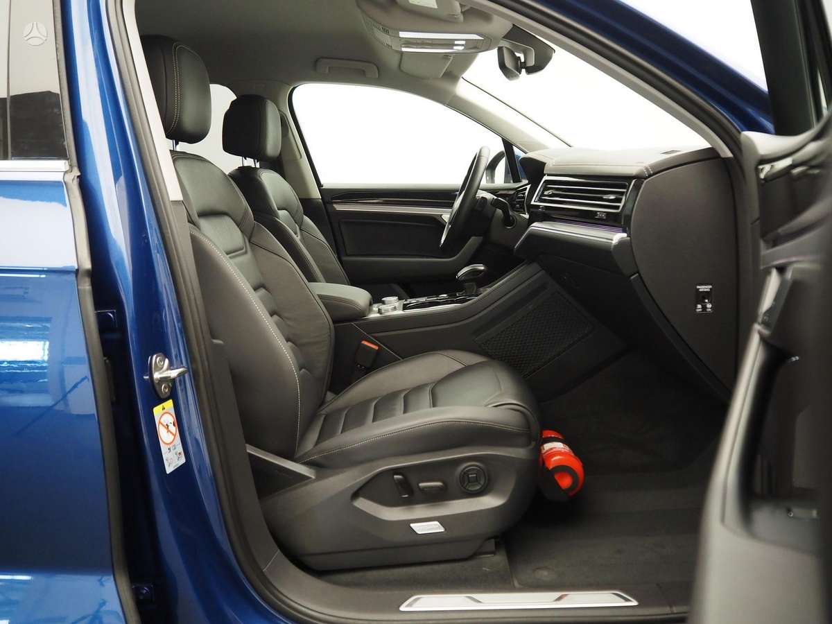 Volkswagen Touareg - 11