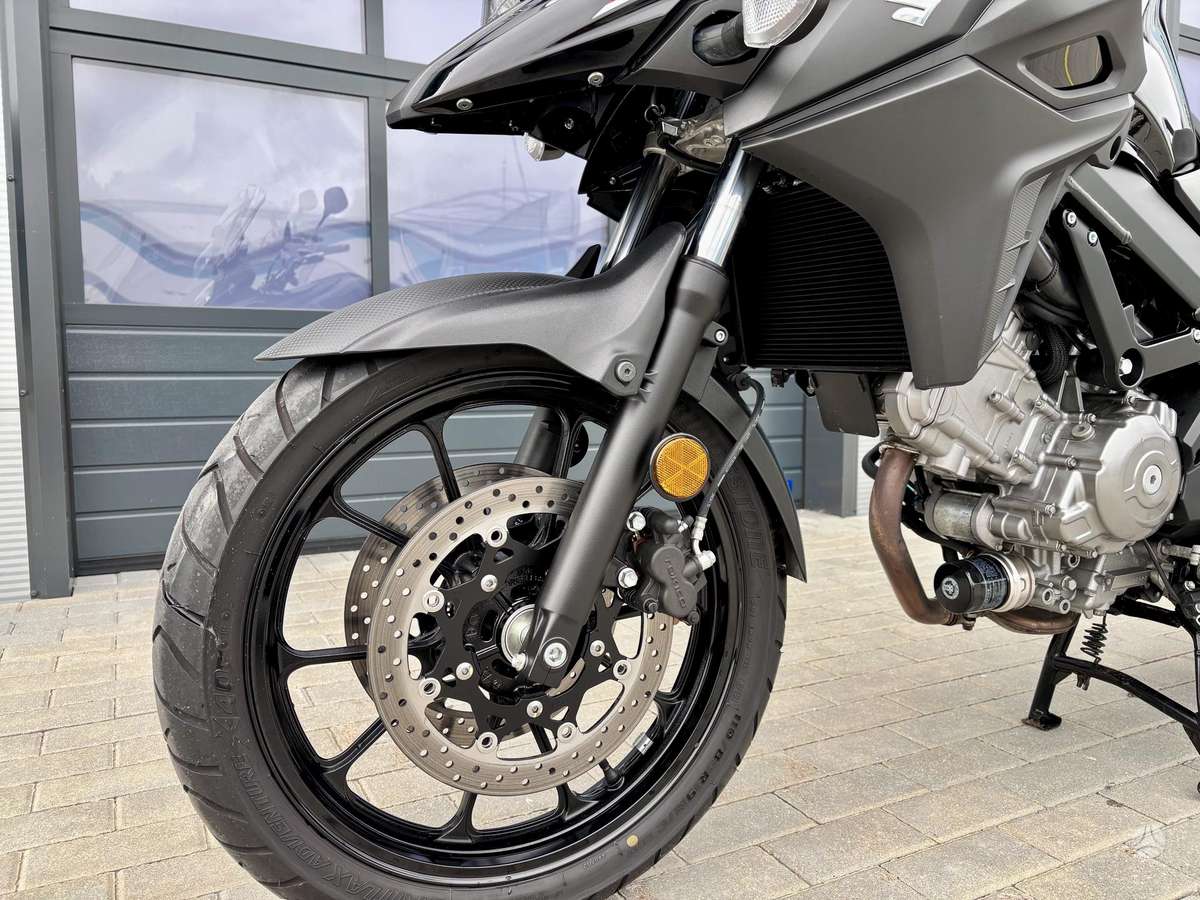 Suzuki DL (V-Strom) 650cc, enduro / adventure