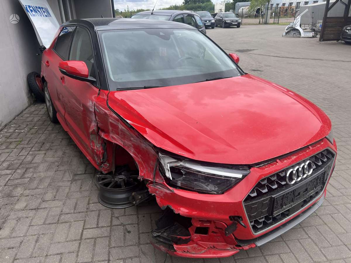 Audi A1, 1.0 l., Хэтчбек