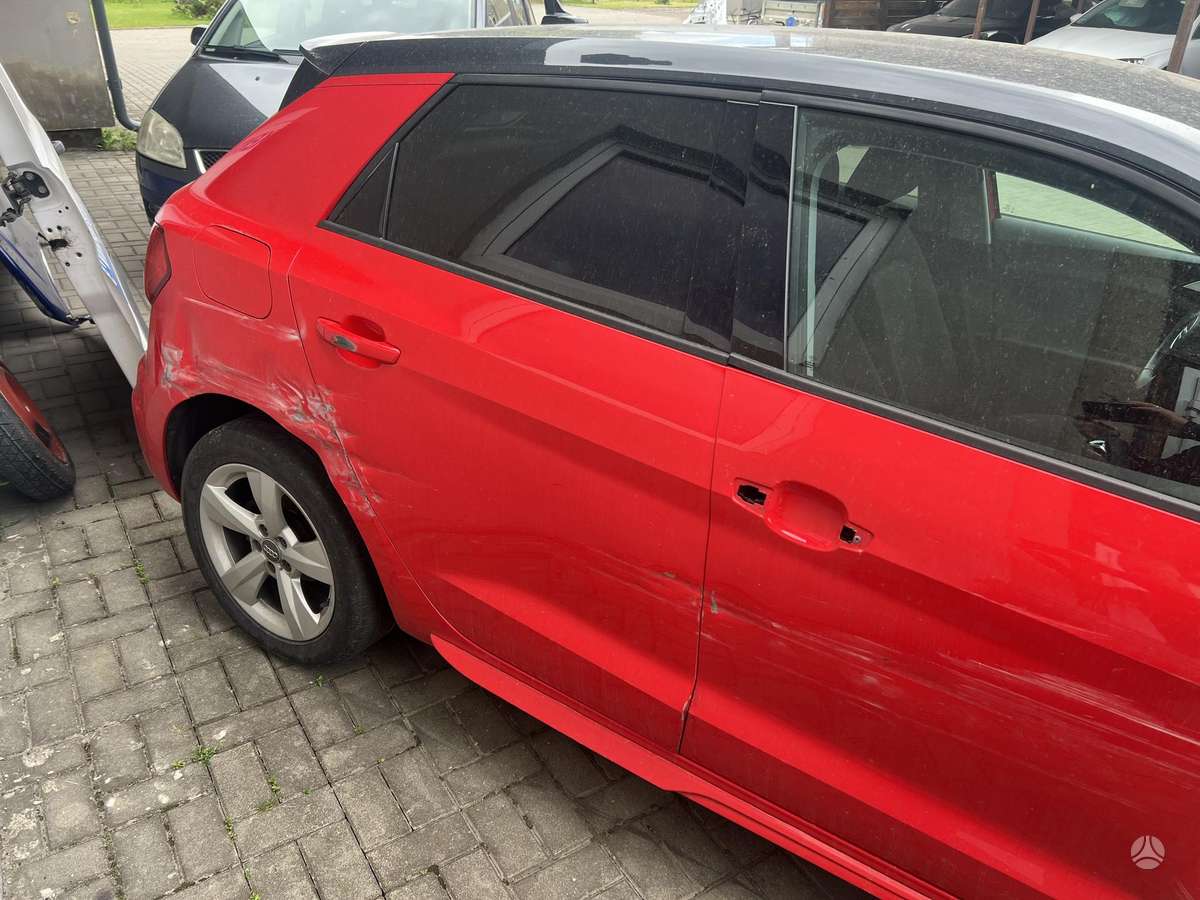 Audi A1, 1.0 l., Хэтчбек