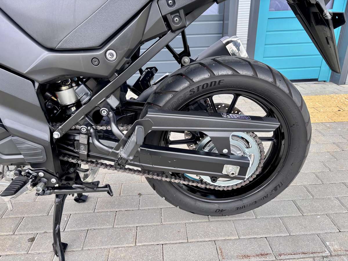 Suzuki DL (V-Strom) 650cc, enduro / adventure