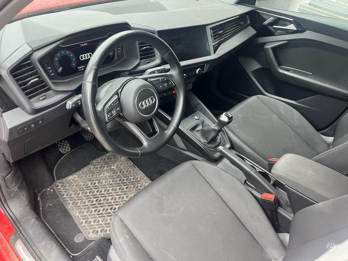 Audi A1, 1.0 l., hatchback