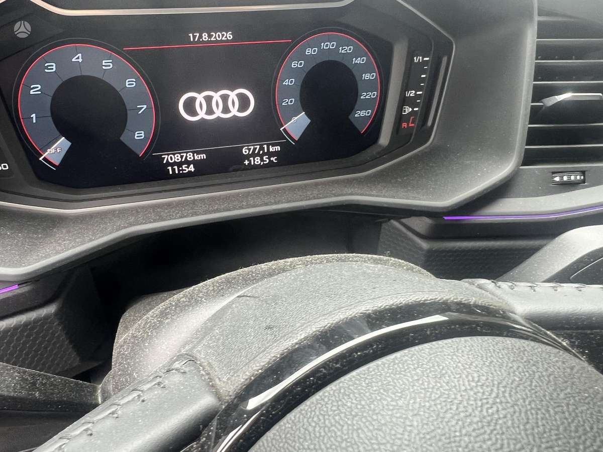 Audi A1, 1.0 l., Хэтчбек