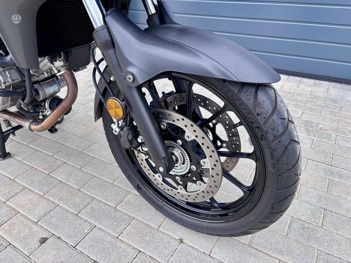 Suzuki DL (V-Strom) 650cc, enduro / adventure