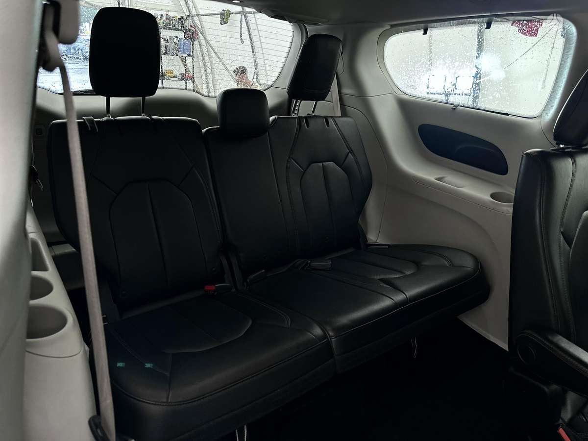 Chrysler Pacifica, 3.6 l., Минивэн