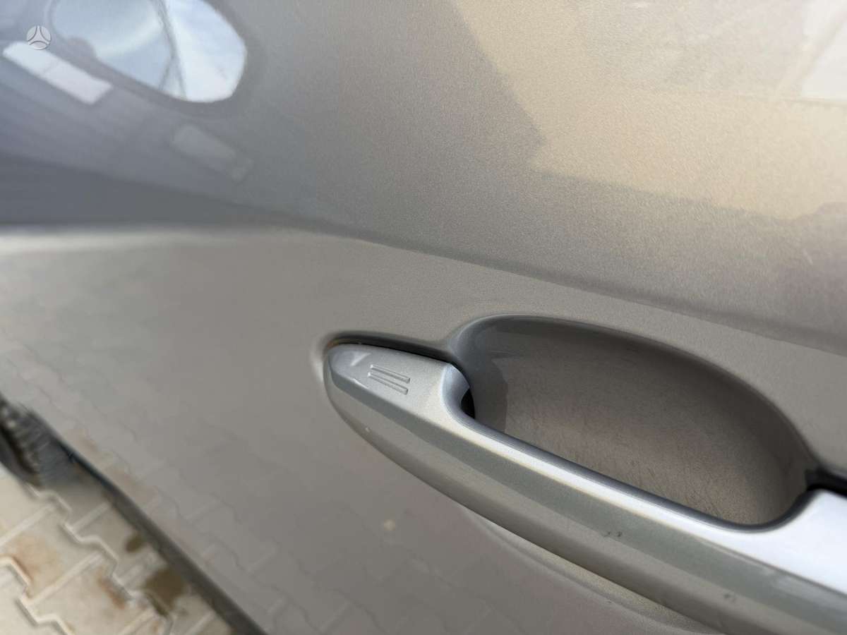Toyota RAV4 - 12