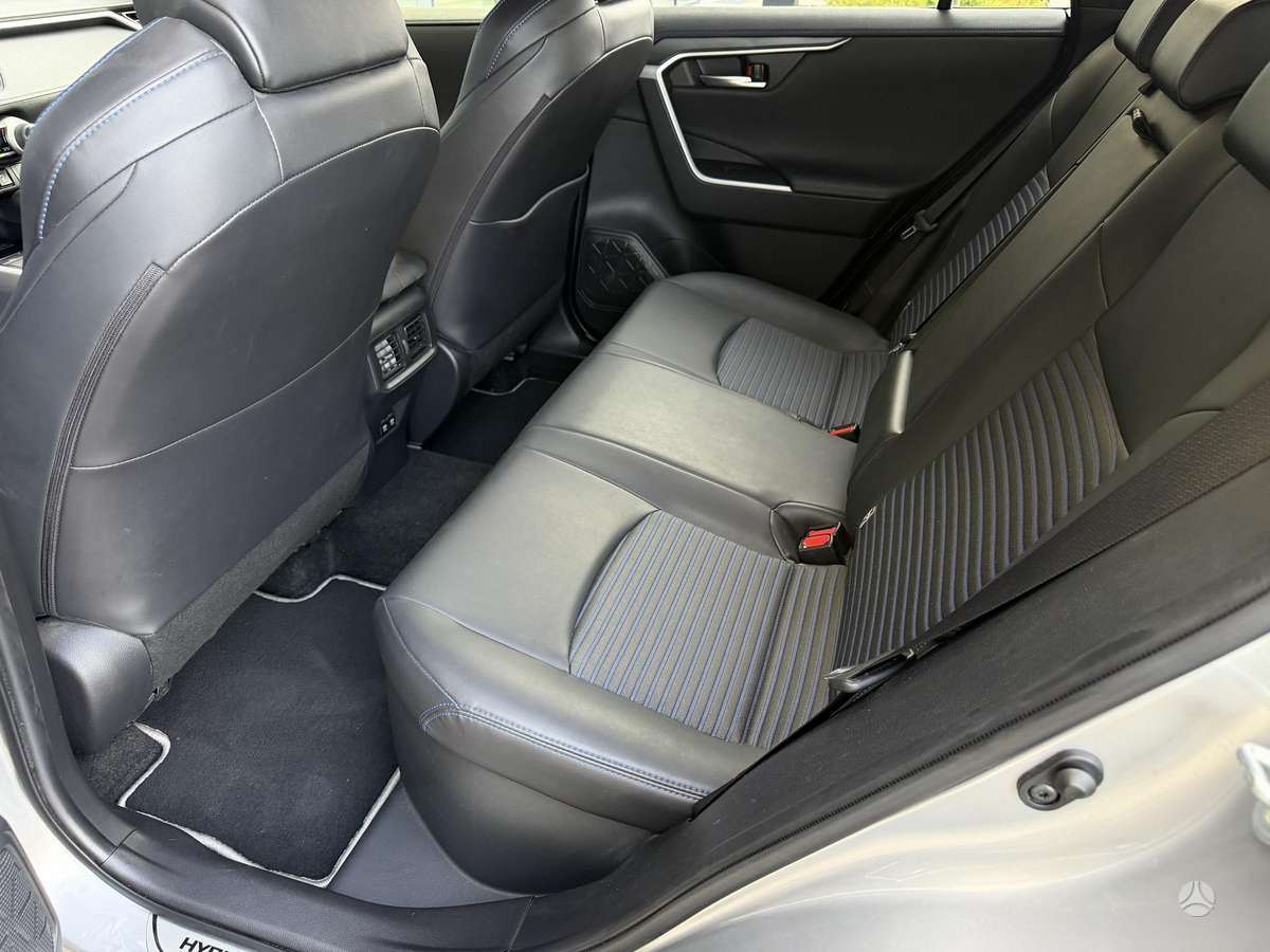 Toyota RAV4 - 10