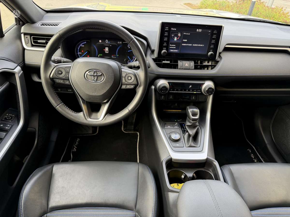 Toyota RAV4 - 8