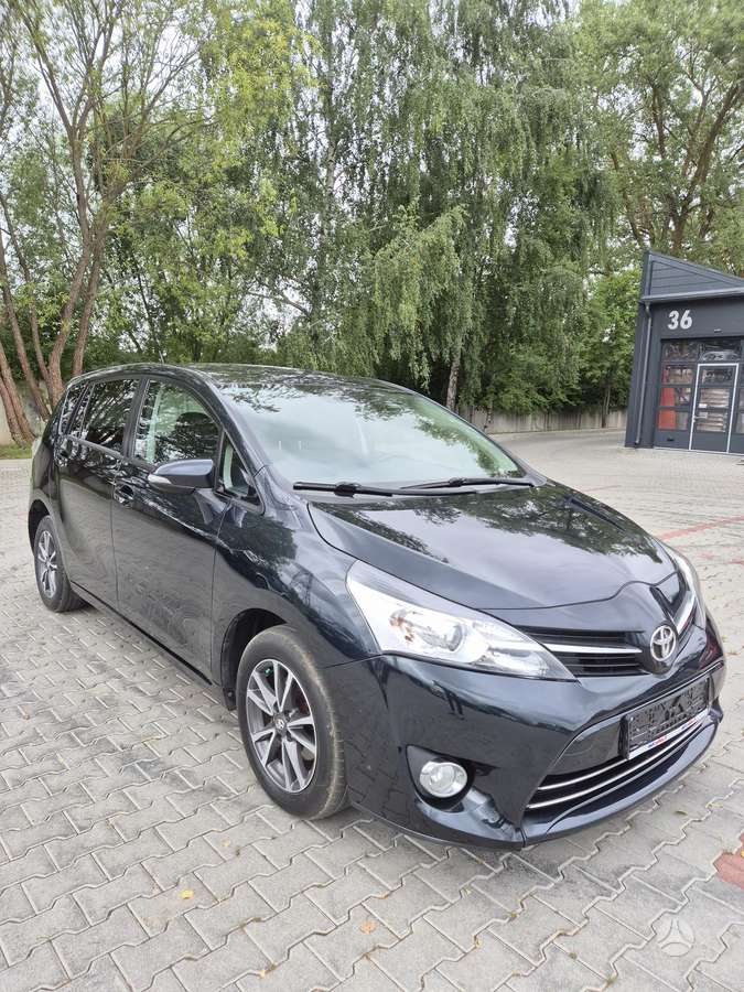 Toyota Verso - 1