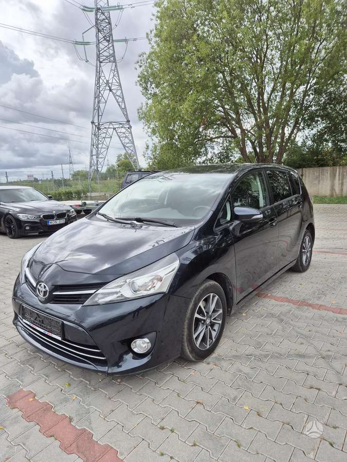 Toyota Verso - 3
