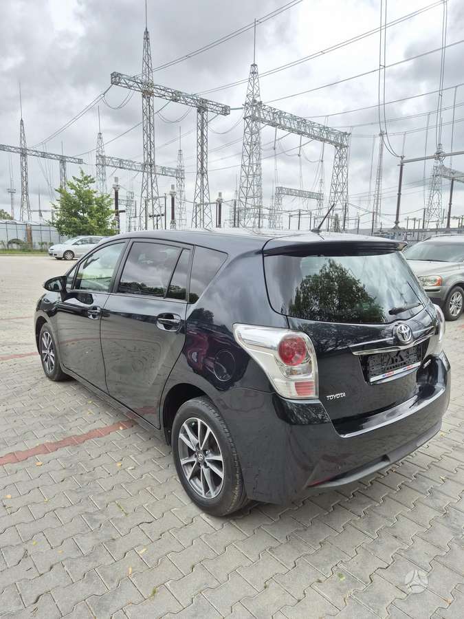 Toyota Verso - 5