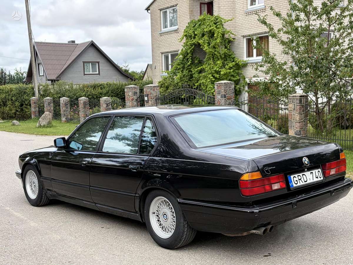 BMW 740, 4.0 l., Седан