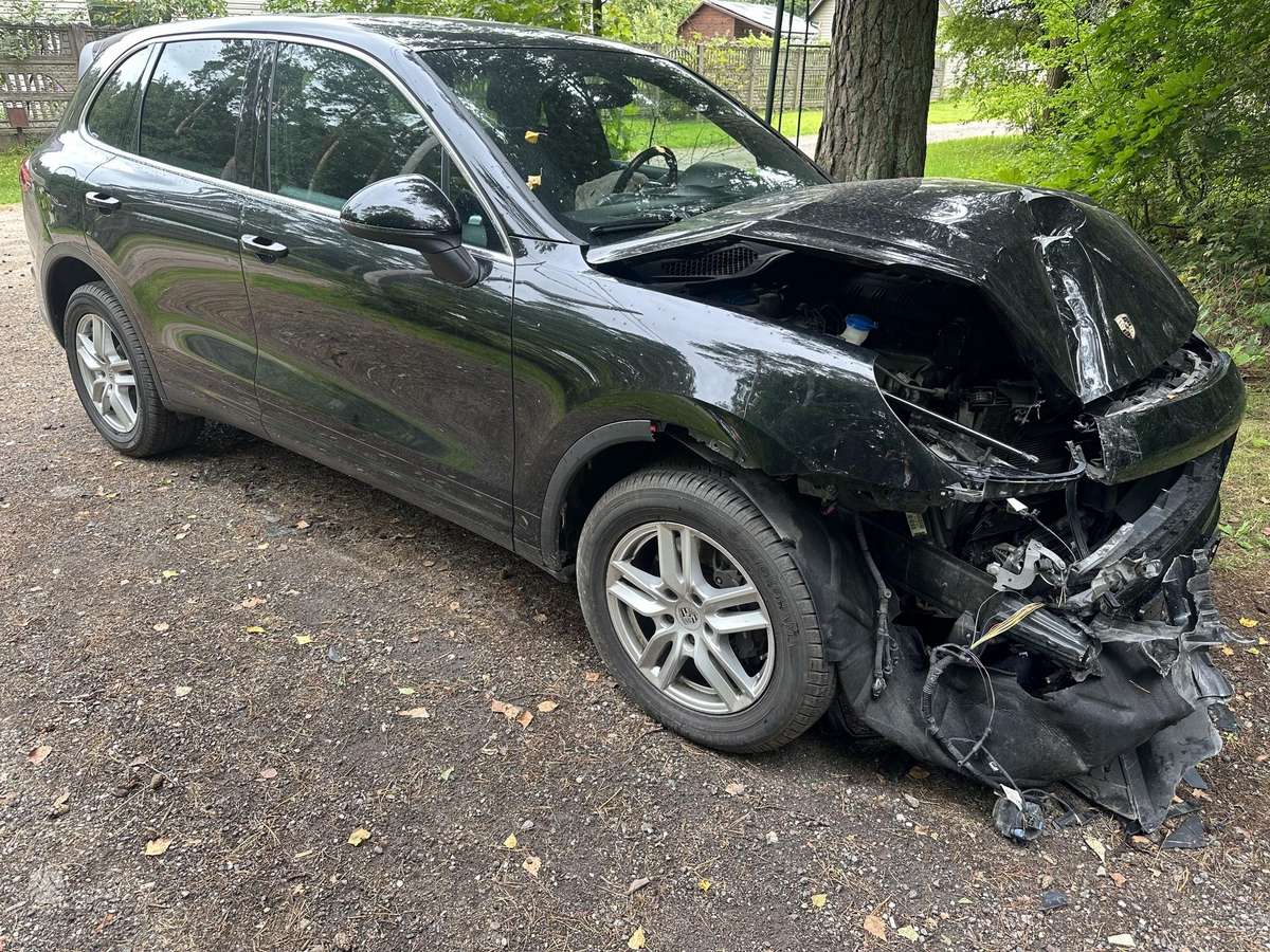 Porsche Cayenne - 2